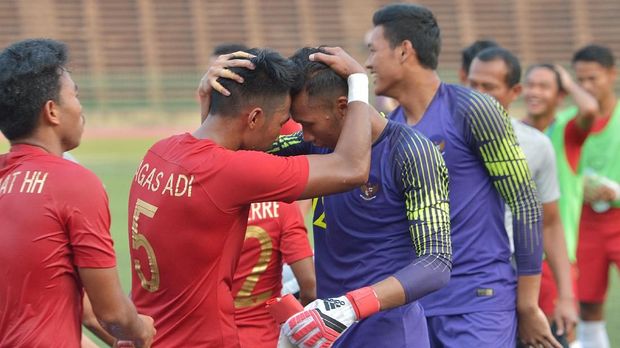 Bagas Adi (kiri) tampil dalam tiga pertandingan di Piala AFF U-22.