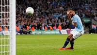 Setelah Bernardo Silva dan Eden Hazard menunaikan tugasnyaFoto: David Klein/Reuters)