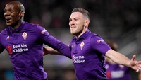 Drama handball di perpanjangan waktu 7 menit sebelum laga berakhir membawa Fiorentina mampu menahan imbang Inter Milan. Jordan Veretout pun menjadi eksekutor penaltinya, dan sukses menaklukkan Handanovic di menit ke-101. Pertandingan berakhir dengan skor seri 3-3. Alberto Lingria/Reuters.