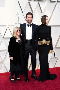 Gloria Campano, Bradley Cooper, dan Iriana Shayk