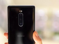 Sony Siapkan Ponsel Layar Gulung?