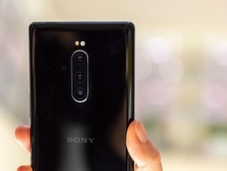 Sony Siapkan Ponsel Layar Gulung?