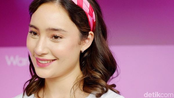 Seperti Putri di Negeri Dongeng, Cantiknya Tatjana Saphira Bikin Mata Segar