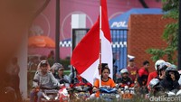 Rombongan Jakmania tiba di Stadion Utama Gelora Bung Karno, Jakarta, Selasa (26/2/2019).