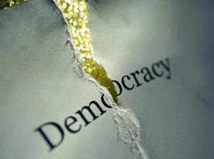 Pakar UGM Sorot Rangkap Jabatan Wakil Menteri: Merusak Demokrasi Pakar UGM Sorot Rangkap Jabatan Wakil Menteri: Merusak Demokrasi