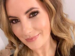 Coba Facial Ala Selebriti Hollywood, Wajah wanita Ini Luka-luka