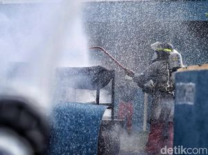 Begini Aksi KPLP Saat Lumpuhkan Perompak di Laut Indonesia