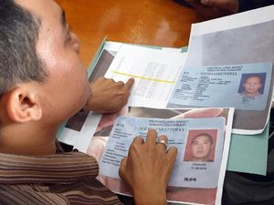 Sekilas Mirip, Begini Cara Mudah Bedakan e-KTP WNA dan WNI