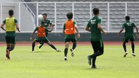 Timnas Indonesia menggelar latihan perdana jelang Piala AFF U-22 di Stadion Madya, Senayan, Jakarta pada Selasa (8/1/2019). Agung Pambudhy/detikFoto.
