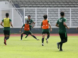 Timnas Indonesia menggelar latihan perdana jelang Piala AFF U-22 di Stadion Madya, Senayan, Jakarta pada Selasa (8/1/2019). Agung Pambudhy/detikFoto.