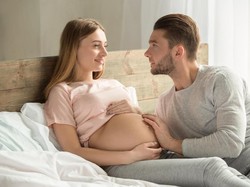 Posisi Seks Saat Hamil Trimester Tiga yang Aman dan Nyaman Bagi Bumil