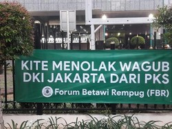 FBR Tebar Spanduk Tolak Wagub DKI dari PKS!