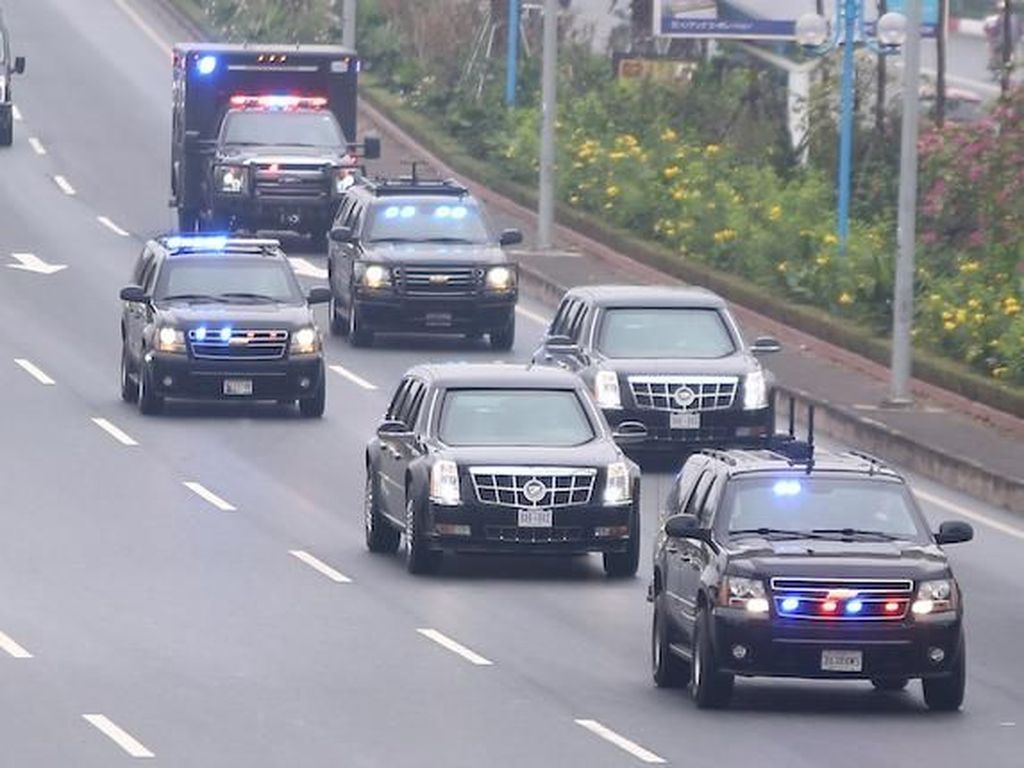 Trump Masih dalam Penerbangan, Mobilnya Sudah Tiba Duluan Trump Masih dalam Penerbangan, Mobilnya Sudah Tiba Duluan