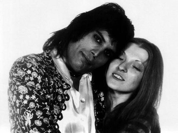 Potret Mesra Freddie Mercury dan Mary Austin
