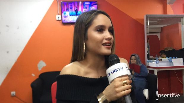 Cinta Laura