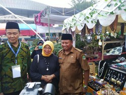 Ditanya Mangkir Jadi Saksi di Sidang Korupsi, Wagub Uu Tertawa Kecil