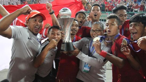 Timnas Indonesia U-22 akan mendapat bonus Rp2,1 miliar dari Kemenpora.