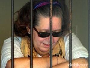 Tunggu Eksekusi Mati, WN Inggris Kurir Kokain Rp 24 M Rajut Baju di Bui