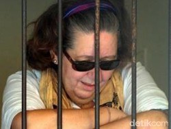 Tunggu Eksekusi Mati, WN Inggris Kurir Kokain Rp 24 M Rajut Baju di Bui