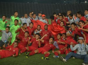 Video Komentar Penuh Sukacita Pemain Timnas U-22 Jadi Kampiun AFF Video Komentar Penuh Sukacita Pemain Timnas U-22 Jadi Kampiun AFF