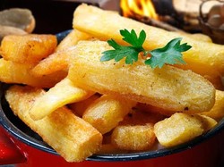 Doyan Makanan Asin? Ini 7 Efek Negatif yang Bisa Terjadi Pada Tubuh