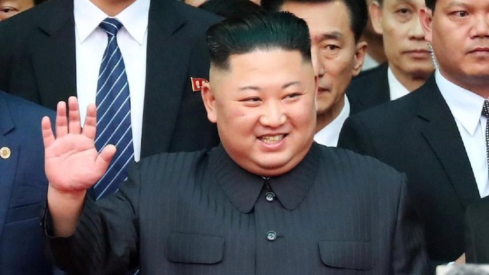 The train which transported North Koreas leader Kim Jong Un to Vietnam leaves Dong Dang railway station, Vietnam, at the border with China, February 26, 2019. REUTERS/Athit Perawongmetha
