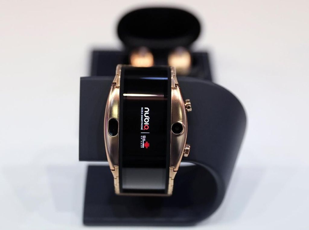 Penampakan Smartwatch Nubia yang Punya Layar Lengkung Penampakan Smartwatch Nubia yang Punya Layar Lengkung