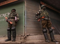 Pakistan Tembak Jatuh 2 Pesawat Tempur India di Kashmir