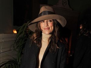 Mantan Istri Bradley Cooper Idap Penyakit Autoimun Selama 25 Tahun