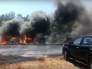 300 Mobil Terbakar gara-gara Rokok