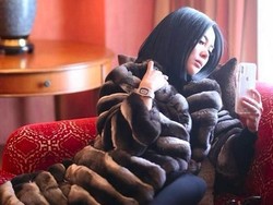 KPI Jabar Atur Pemutaran Musik di TV, Calon Mertua Syahrini yang Supertajir