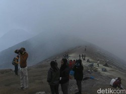 Alat Pendeteksi Gas Beracun Dipasang di Gunung Ijen