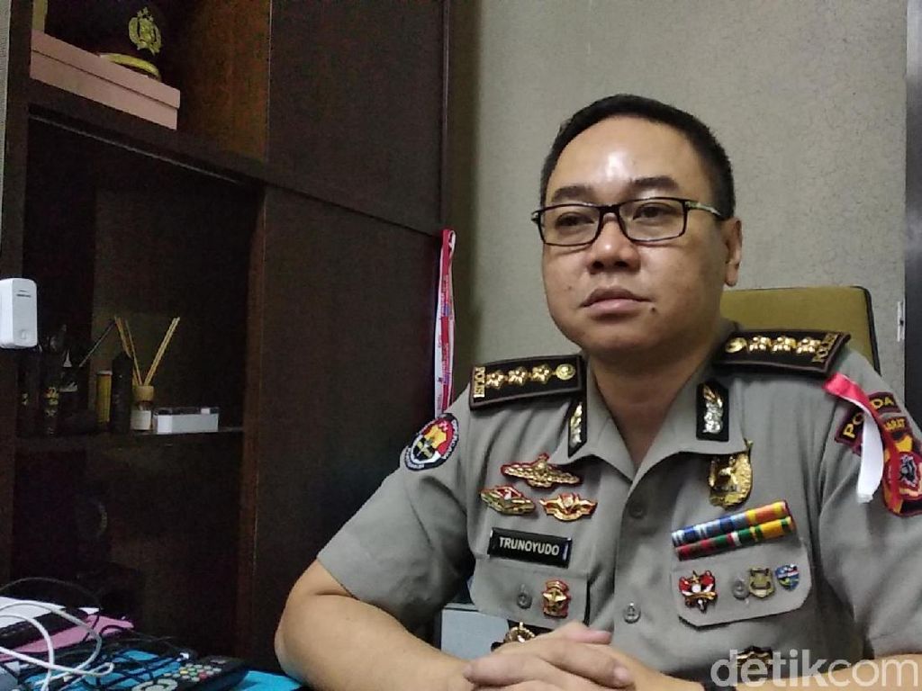Polda Jabar Ajak Warga Jaga Ketertiban Jelang Pelantikan Presiden Polda Jabar Ajak Warga Jaga Ketertiban Jelang Pelantikan Presiden