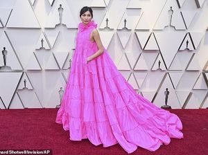 Dua Bintang Crazy Rich Asians Kedapatan Tenteng Makanan ke Oscar Dua Bintang Crazy Rich Asians Kedapatan Tenteng Makanan ke Oscar