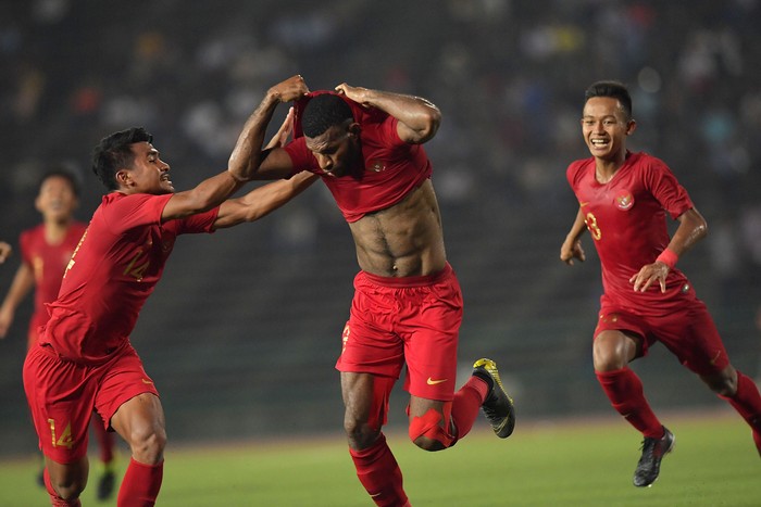 Timnas Indonesia melaju ke final Piala AFF U-22. Yuk lihat lagi persiapan dan laga-laga timnas untuk menembus final.