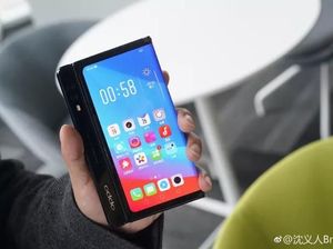 Oppo Ikutan Pamer Ponsel Layar Lipat
