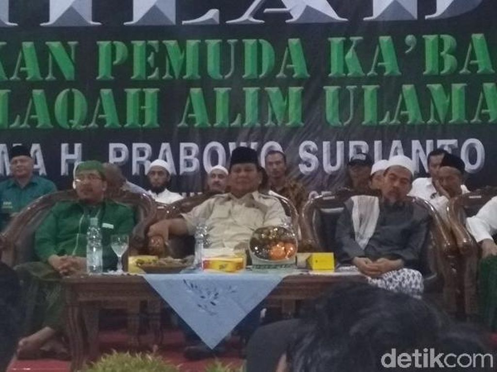 Gus Wafi Putra Mbah Moen Masuk Barisan Pendukung Prabowo-Sandi Gus Wafi Putra Mbah Moen Masuk Barisan Pendukung Prabowo-Sandi