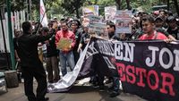 Aksi Pekerja Pelabuhan Paksa Masuk Kementerian BUMN