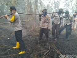 Cegah Kebakaran Menyebar, Satgas Karhutla di Bengkalis Bikin Sekat