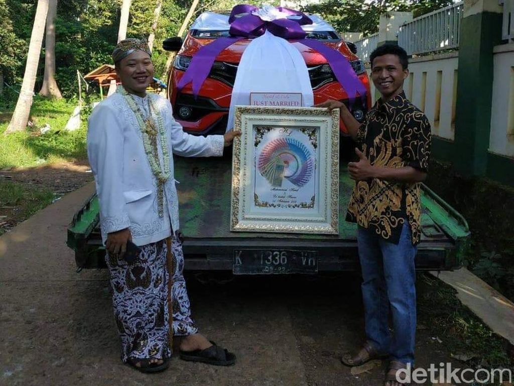 Sang Istri Kaget Mahar Pernikahannya Honda Jazz Sang Istri Kaget Mahar Pernikahannya Honda Jazz