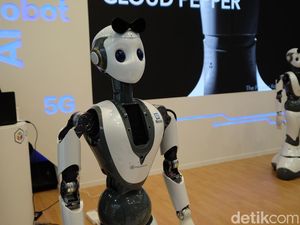 Robot Musisi Ini Ngamen di MWC 2019 Robot Musisi Ini Ngamen di MWC 2019