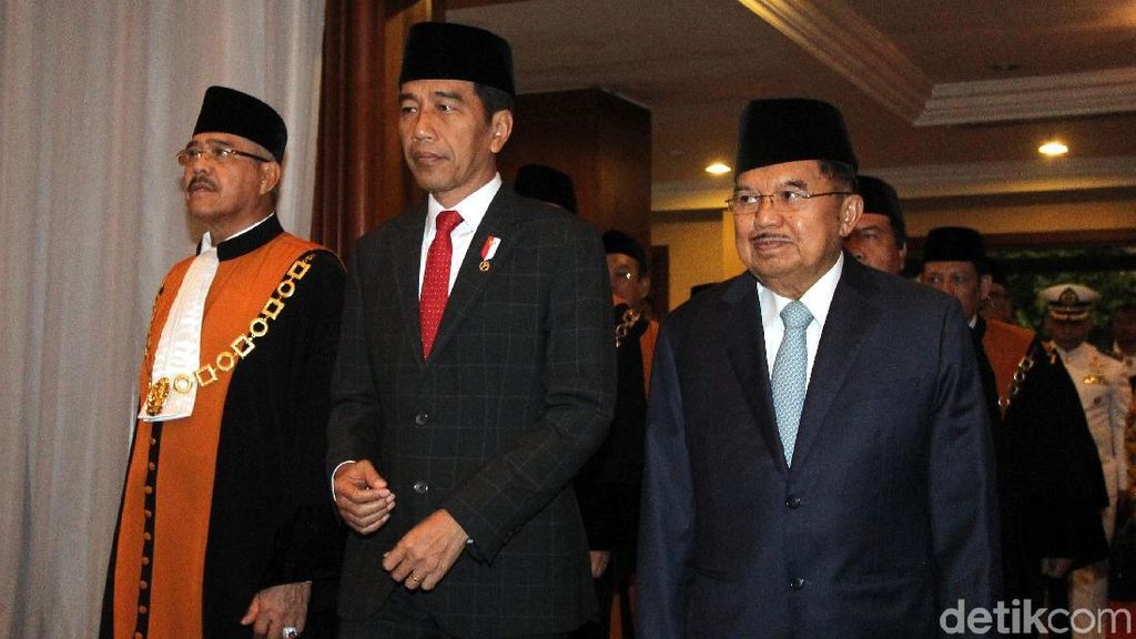 Potret Jokowi-JK Hadiri Sidang Pleno Laporan Akhir Tahun MA