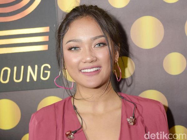 Buat Dirinya Lebih Dewasa, Marion Jola Cerita soal Julian Jacob