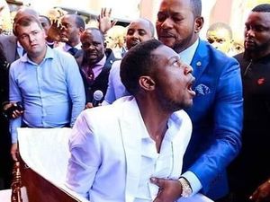 Komisi Afrika Selatan Selidiki Aksi Pendeta Hidupkan Orang Mati Komisi Afrika Selatan Selidiki Aksi Pendeta Hidupkan Orang Mati