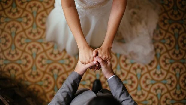 18 Ucapan 'Mengganggu' untuk Pasangan Baru Menikah