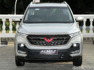 Wuling Almaz Masih Kalah Murah dari DFSK Glory 580 Wuling Almaz Masih Kalah Murah dari DFSK Glory 580