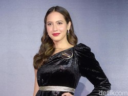 Pevita Pearce Senang Bisa Gendong Anak Keenan Pearce