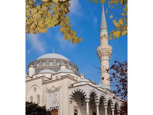 Megahnya Masjid Tokyo Camii Tempat Syahrini dan Reino Barack Dikabarkan Nikah Megahnya Masjid Tokyo Camii Tempat Syahrini dan Reino Barack Dikabarkan Nikah