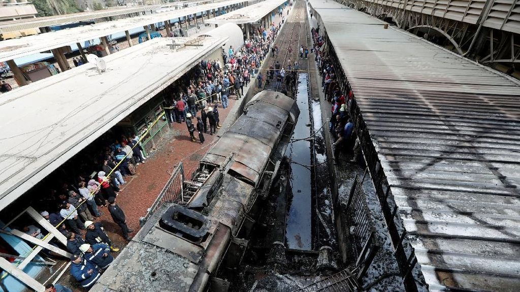 20 Orang Tewas Akibat Kebakaran di Stasiun Kereta Kairo