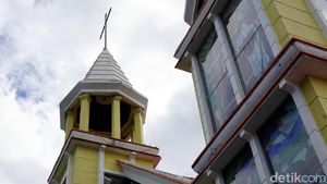 Foto: Gereja Berusia 1 Abad Lebih di Bitung